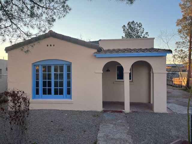 Building Photo - 209 Hadlock St