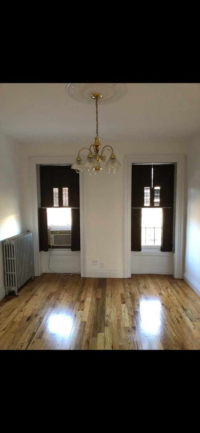 Building Photo - 142 Clinton Ave Rental