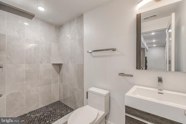 Building Photo - 1518 N 8th St Unit 5 Rental