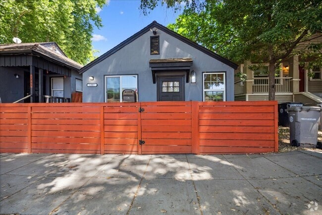 Building Photo - 1307 W St Rental