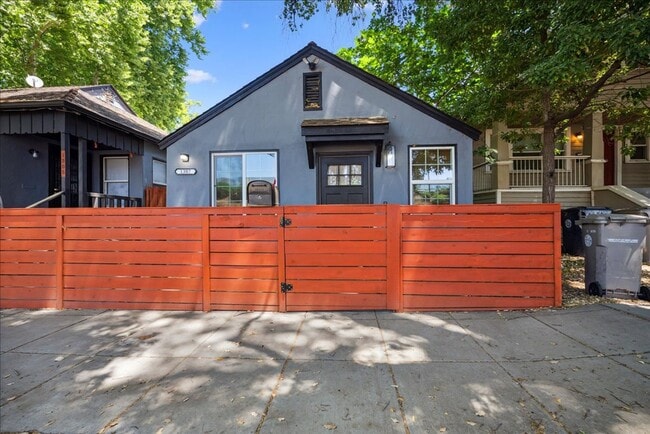Photo - 1307 W St House