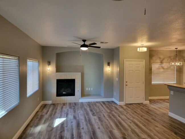 Photo - 3 Bedroom Townhouse with a backyard