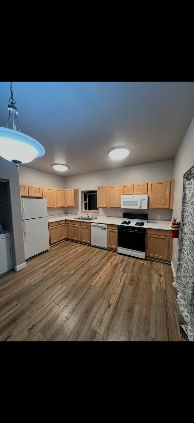 Photo - 225 E Stonehaven Cir