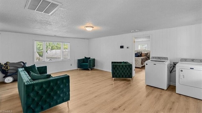 1404 Denim Rd