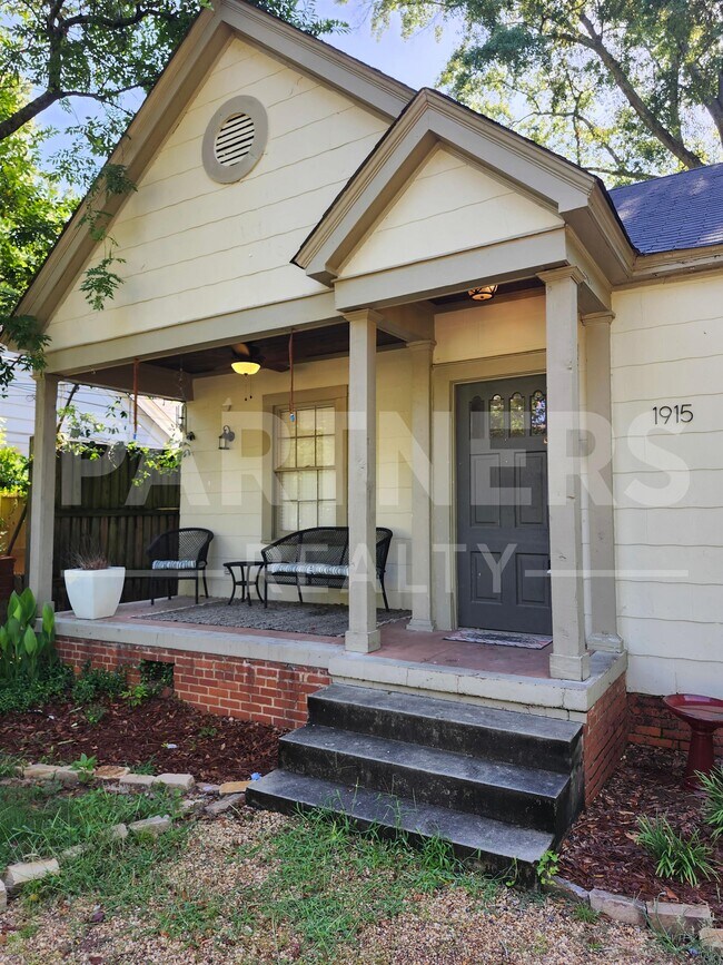 Photo - 1915 Graham St House