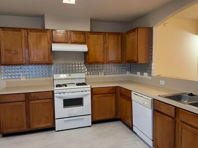 Photo - 6622 Portlick Dr