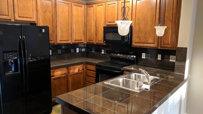 Kitchen with 42" cabinets
