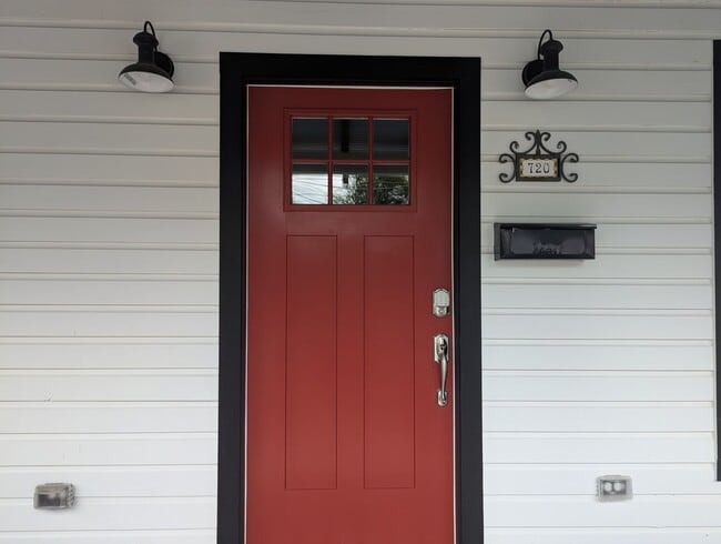 Photo - Stunning Fully Renovated 3-Bedroom, 2-Bathroom Cottage-Style Home