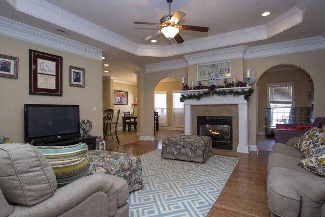 Photo - Exquisitely Maintained Home in the Coveted Goldsmith - Schiffman/ Hsv High school