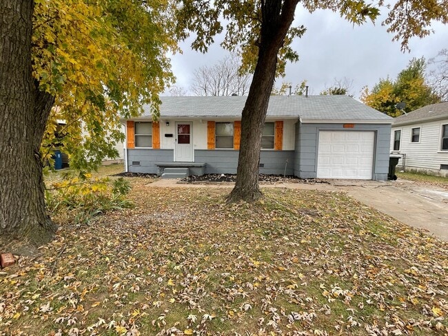 Building Photo - Charming 2bed Home in Midwest City