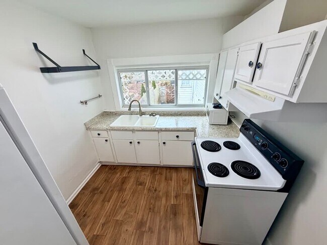 Photo - 365 S Upper St Unit 1