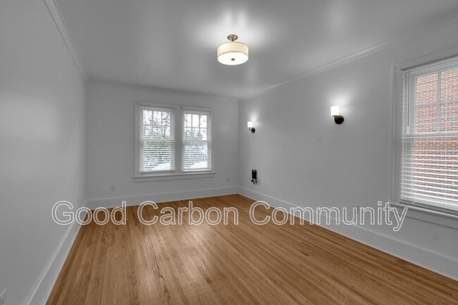 16-42 Chapel Rd