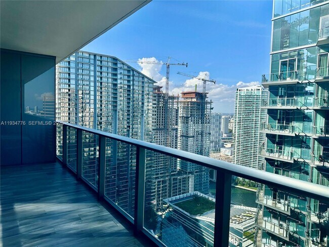 Photo - 801 S Miami Ave Unidad 3807