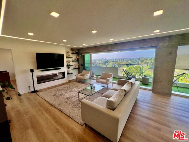 Photo - 838 N Doheny Dr Unidad A1102