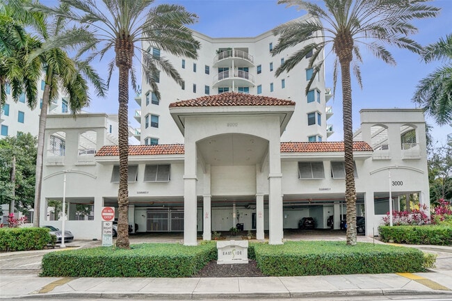 Building Photo - 3000 NE 188th St Unit 402