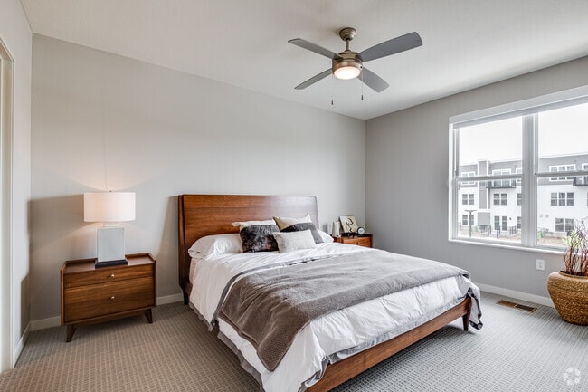 2BR, 3BA Townhome - Bedroom 1