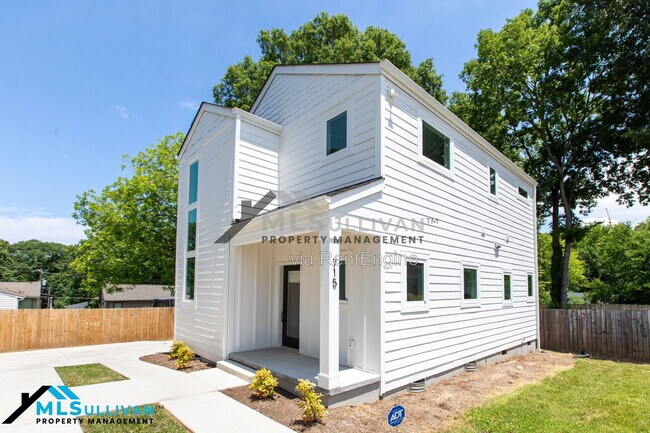 Photo - 715 Drew St