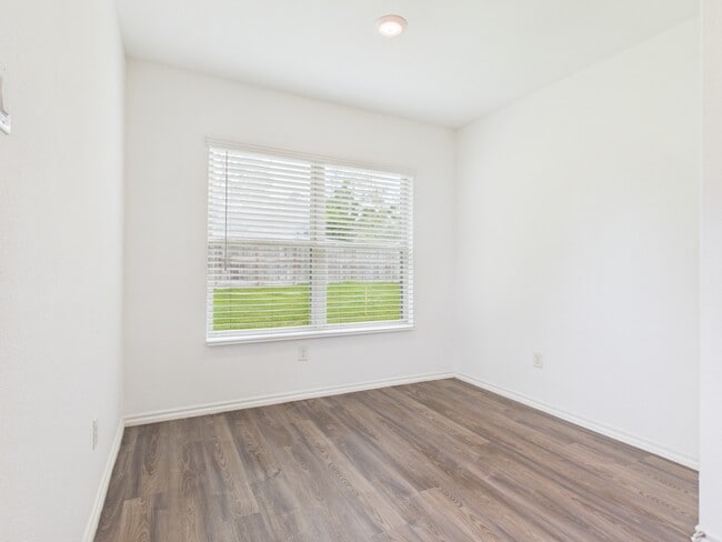 Photo - 1300 Winding Willow Dr