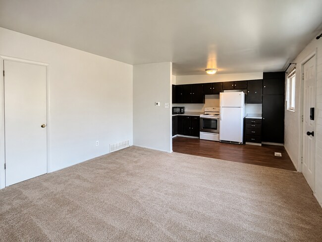 Building Photo - 462 E Granite Ave Unit 2