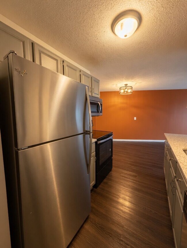Photo - Freshly Updated, Stylish 2 bed 2 bath Condo in Bloomington Unit 202