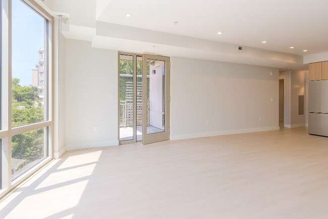 Building Photo - 1224 M St NW Unit 406 Rental