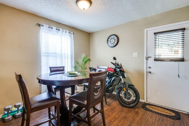 Photo - 3309 Fallmeadow St