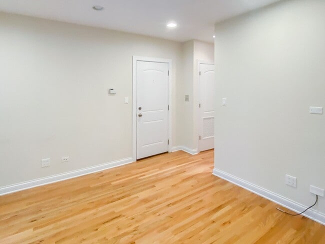 1634 W Grace St Unit 2E
