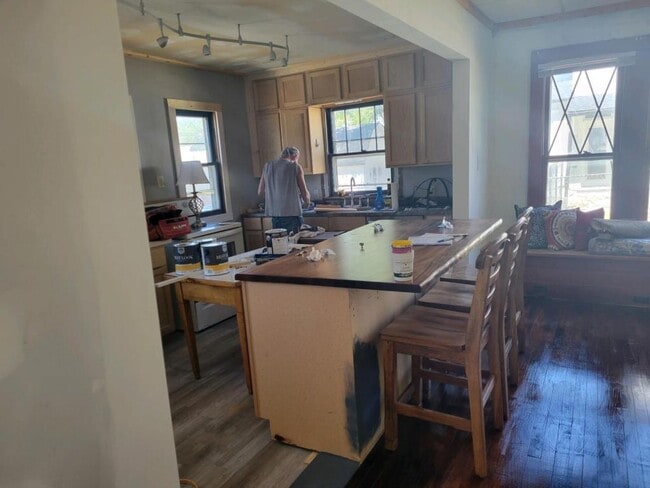 Photo - 219 S Broadway St