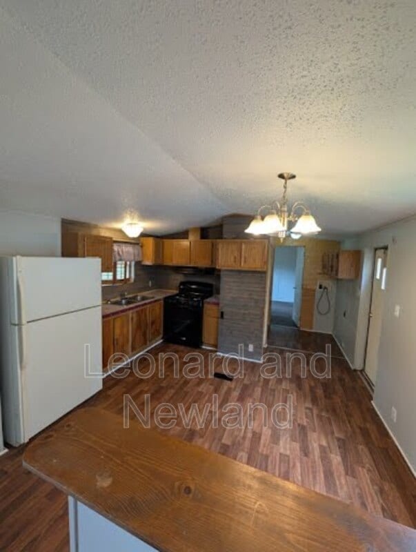 Photo - 515 Orme Ave