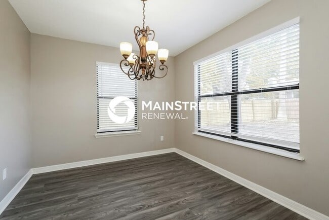 Photo - 3 Bedroom Pet-Friendly Home in Jacksonville, FL with Main Street Renewal