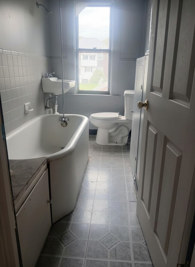 Photo - 131 Plainfield Ave