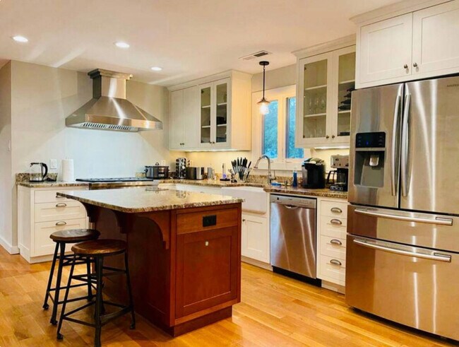 Photo - 501 E Poplar Ave