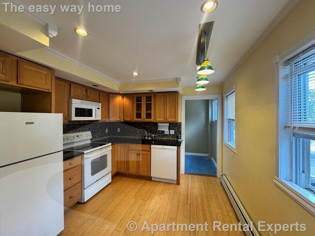 Building Photo - 60 Hamilton St Rental