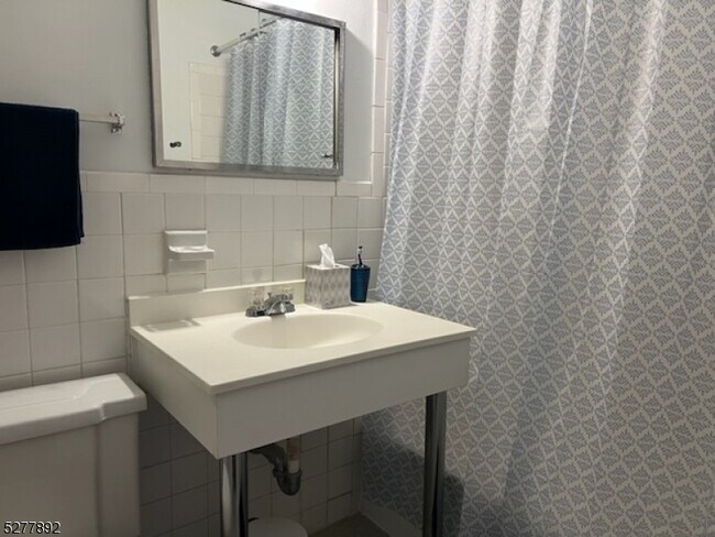 Photo - 123 Milligan Pl Apartamento Unidad A4