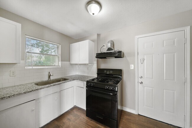 Photo - 13 13th St N