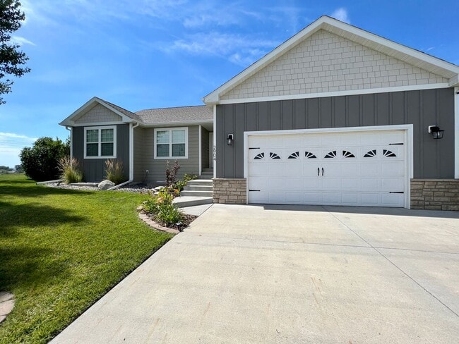 Building Photo - 5 bedroom 3 bath home in Copper Ridge
