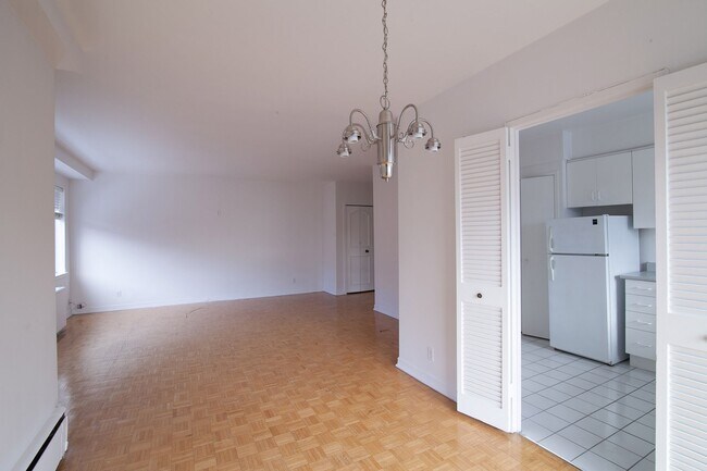 Photo - 4555 Av. Bonavista Unit 302