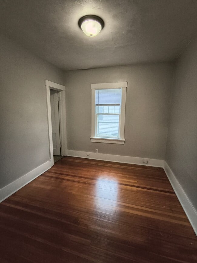 Photo - 419 S 24th St