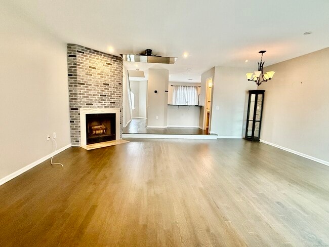 Photo - 1900 Summer St Unidad 15