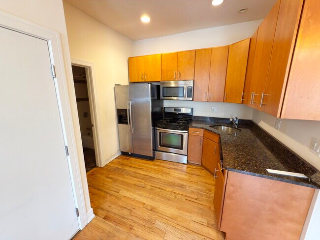 Photo - 2835 N Damen Ave