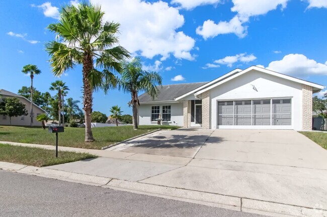 Building Photo - Hudson Pool Home for Lease