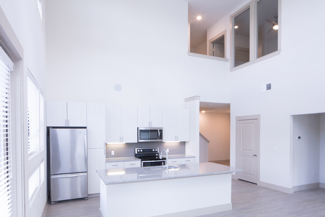 Building Photo - Magnolia off Henderson Rental