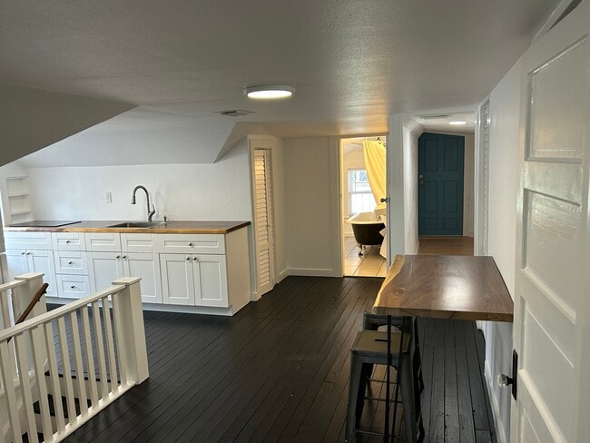 Photo - 407 Magnolia St Unit 1