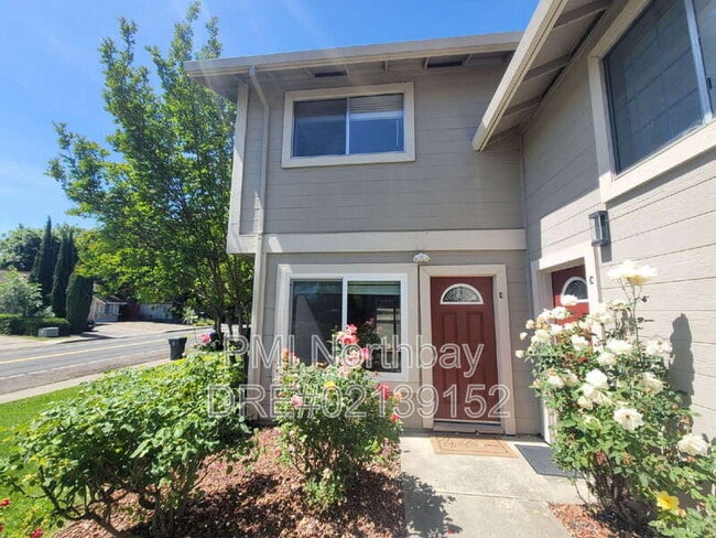 Building Photo - 2140 Woolner Ave Unit D