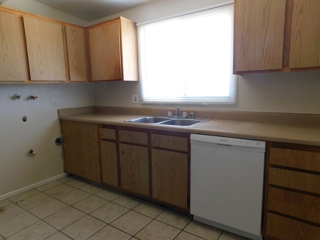 336 Oasis Dr