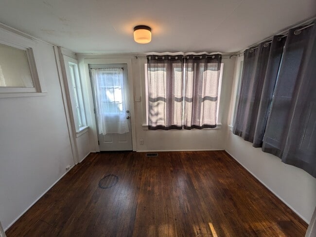 Photo - 1625 S Main St Unit B