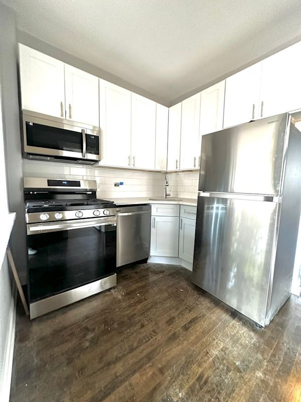 Building Photo - 1251 W Rosemont Ave Unit 11251-3