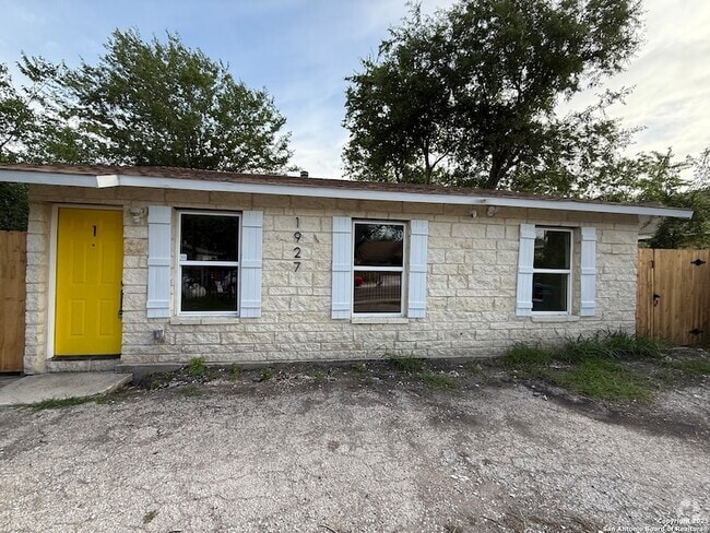 Building Photo - 1927 W Mayfield Blvd Rental