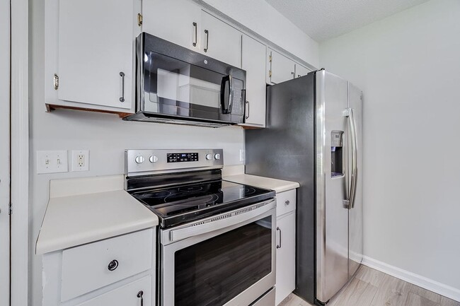 Photo - Spacious 3 Bedroom Home with Garage & Large Fenced Yard in Rincon