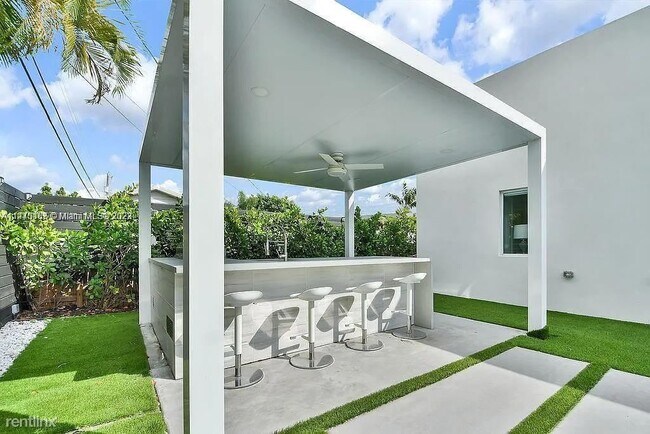 Photo - 4 br, 3 bath House - 11315 SW 43rd Ln Fl 3...